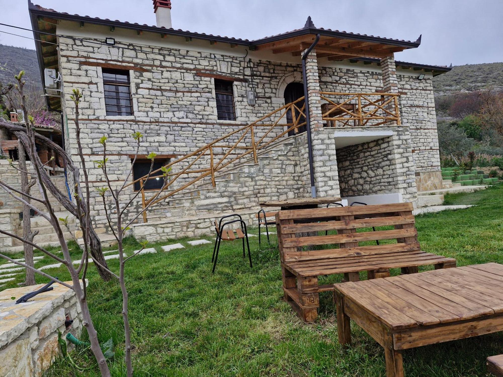 Villa Shpiragu Village Experience Berat Exterior photo